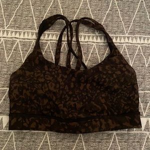 Lululemon sports bra size 4